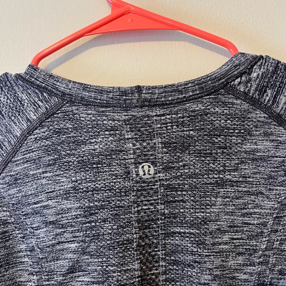 Lululemon swiftly tech Heathered long sleeve - Picture 3 of 4